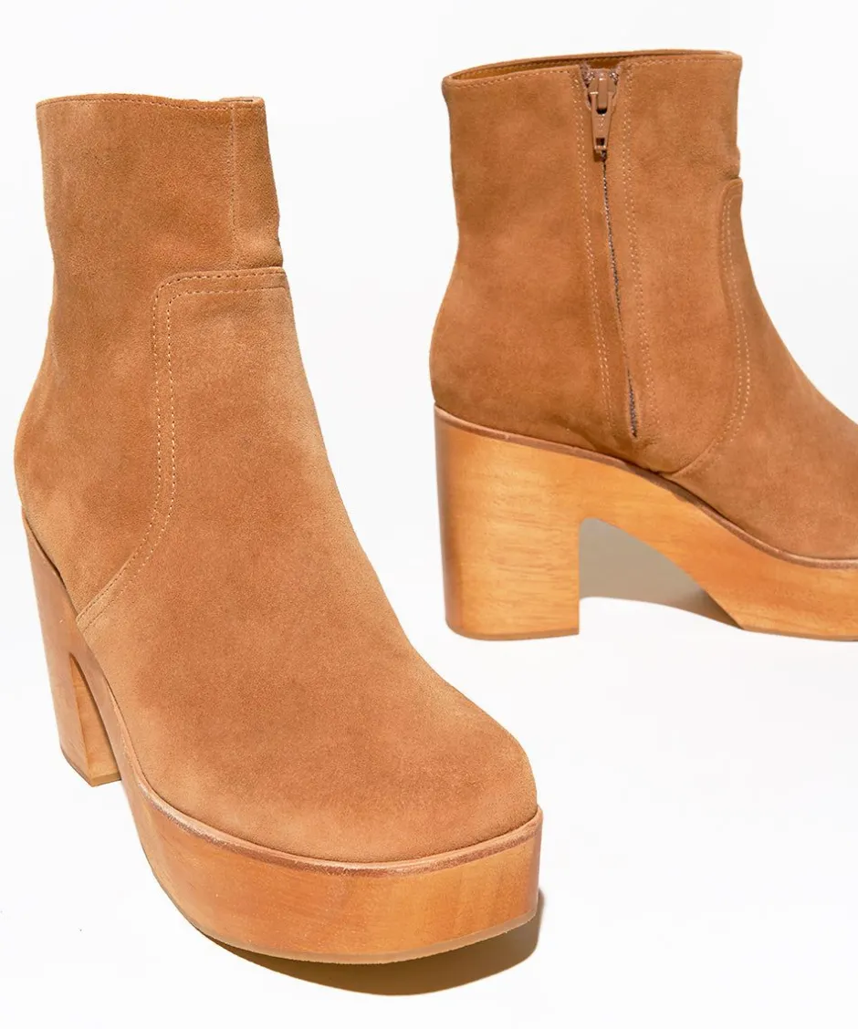 paz_in_camel_2-1.webp Charlotte Stone Paz In Camel*Women Clogs