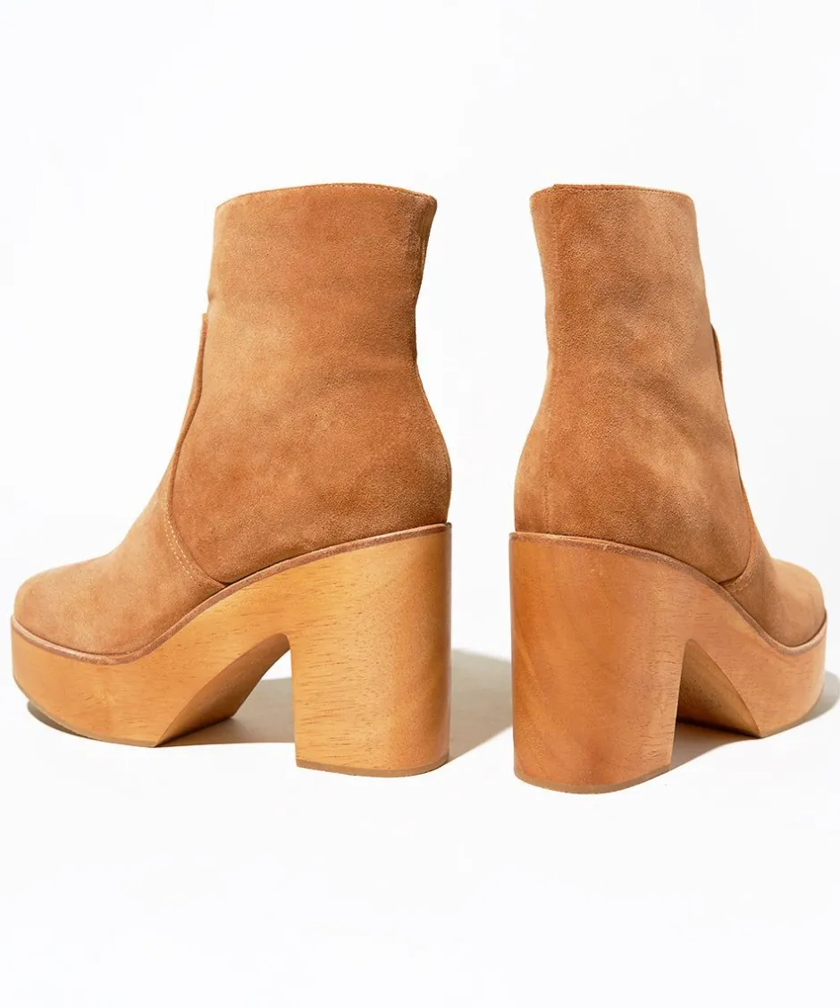 paz_in_camel_3-1.webp Charlotte Stone Paz In Camel*Women Clogs